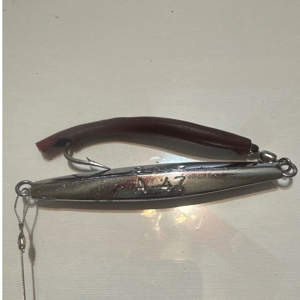 S&G A27 Diamond Jig Saltwater Lure 2.5oz Silver Good Chrome Surgical Tube Tail